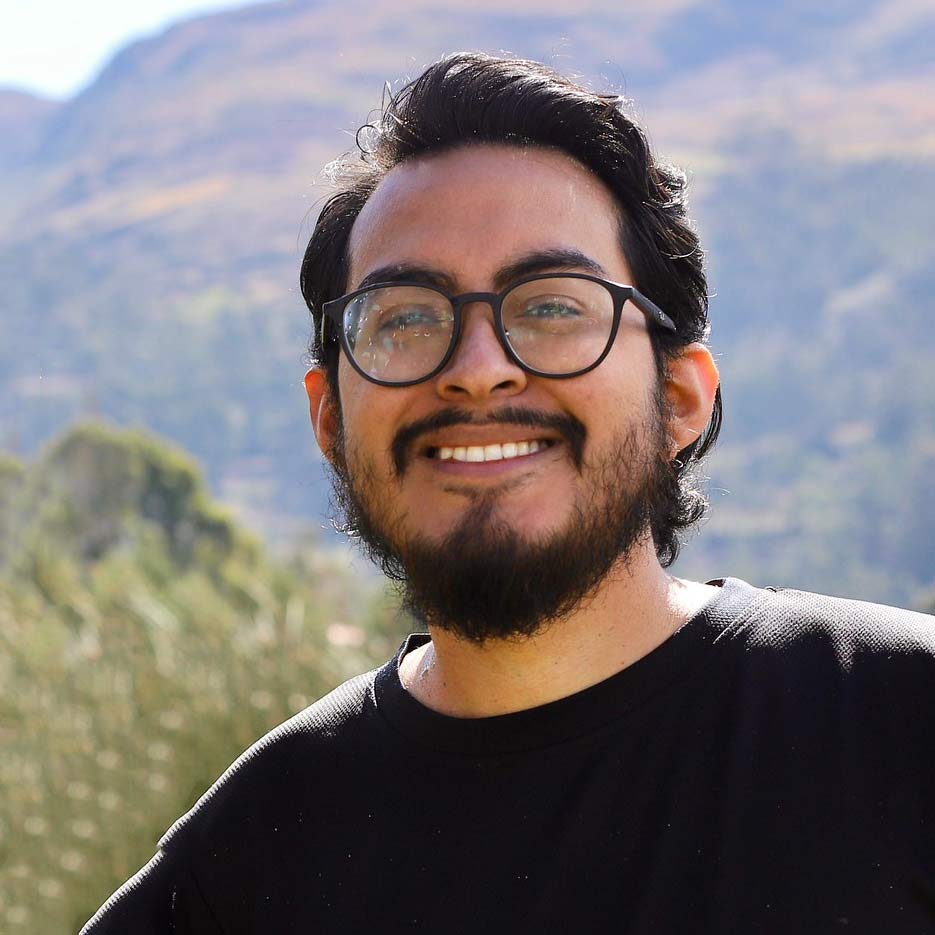 daniel-alarcon-headshot